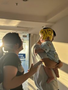 Yếu tố ảnh hưởng đến quá trình chỉnh hình đầu cho bé